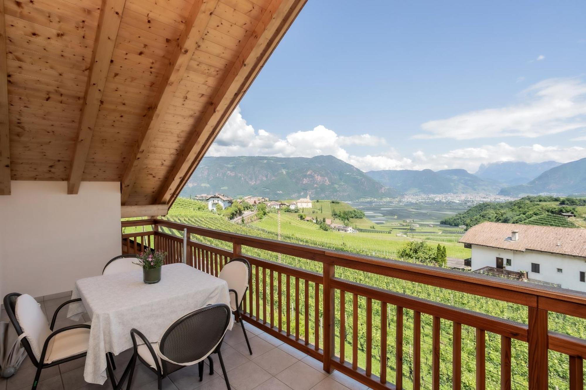 Egarter Apartman Appiano Sulla Strada Del Vino Kültér fotó