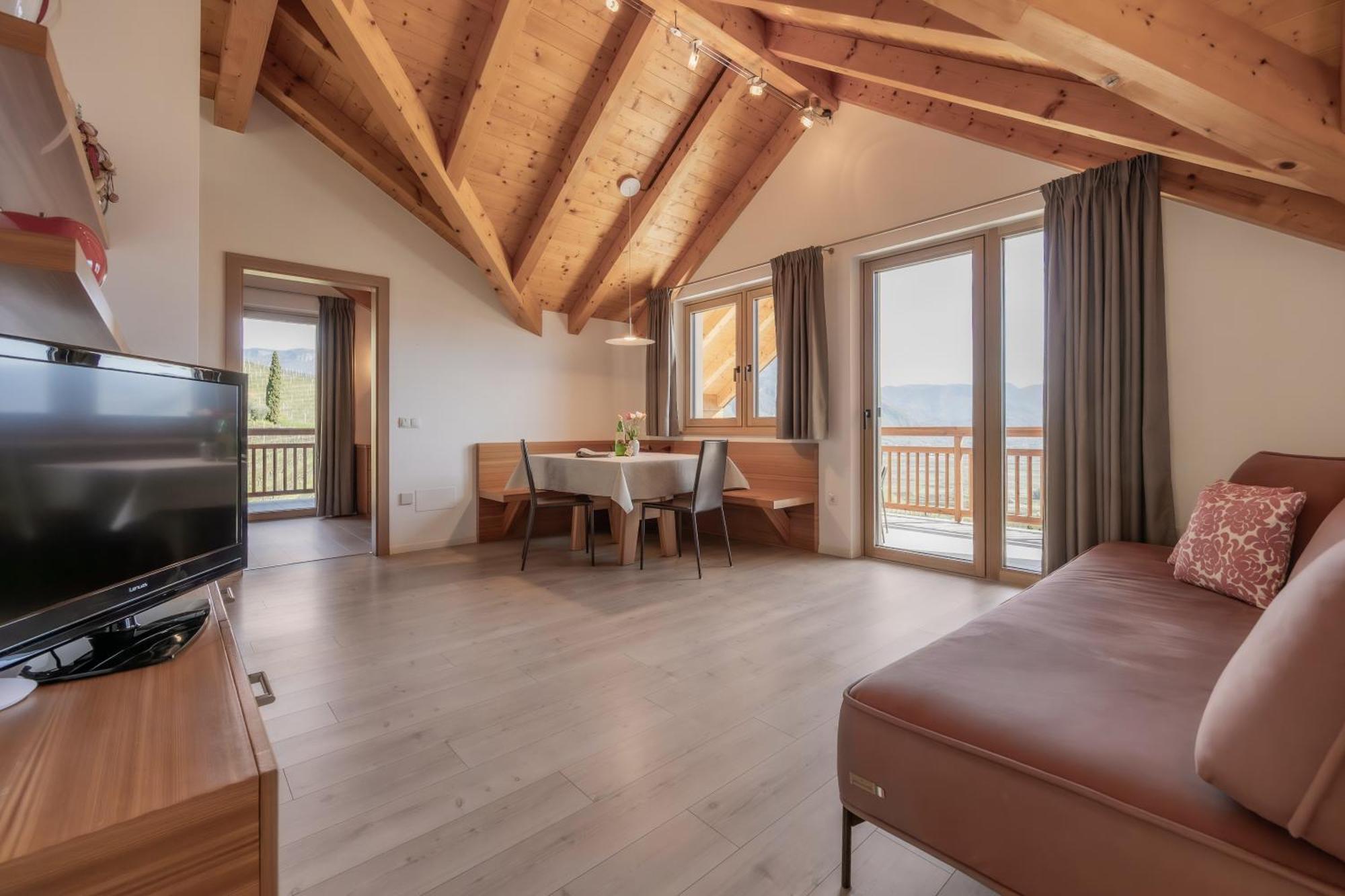 Egarter Apartman Appiano Sulla Strada Del Vino Kültér fotó